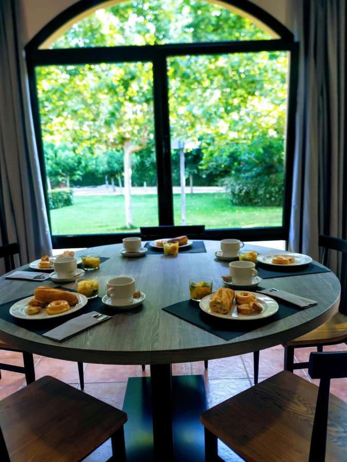 Hotel Casa Santa Elena à Solíus Extérieur photo